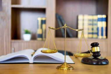 Yargıç hukuk avukat tokmak adalet avukatlar tablo de ile sembolü