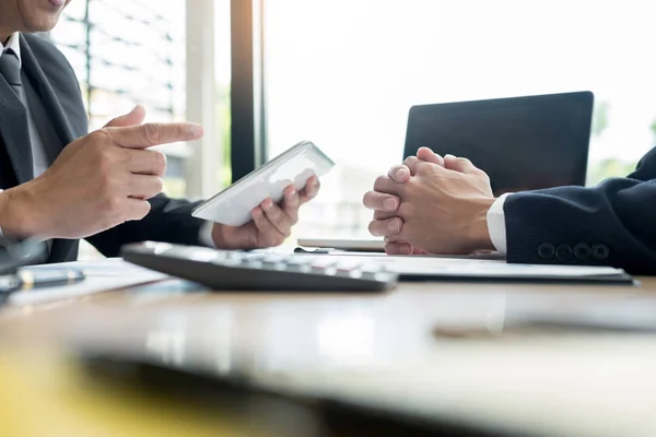 Concepto de trabajo del grupo de lluvia de ideas. Gente de negocios o Startup — Foto de Stock