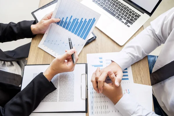 Başlangıç takım çalışması beyin fırtınası toplantı ile grafik planlama Başlat