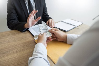 rüşvet ve yolsuzlukla mücadele kavramları, Işadamı reddetme veya yeniden