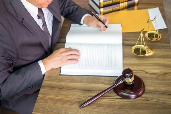 Gavel and soundblock of justice law and lawyer working on wooden — Stock Photo, Image