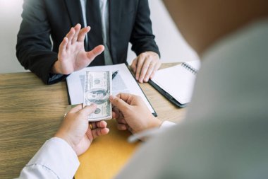 rüşvet ve yolsuzlukla mücadele kavramları, Işadamı reddetme veya yeniden