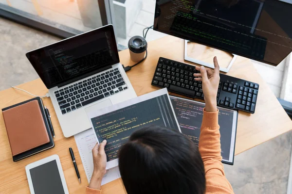 Asian Team Outsource Developer Looking Screen Programming Code Working Laptop — Stock Photo, Image