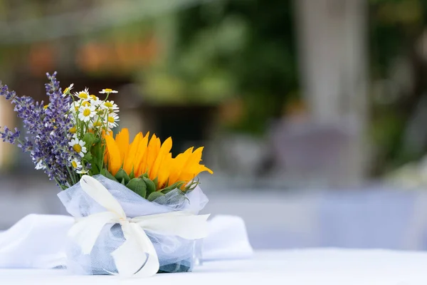 düğün grafik için romantik çiçek ögesi