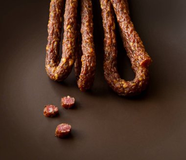 Aperatif füme çubuk sosis