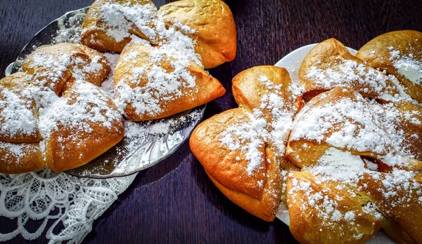 Small Number Fresh Rolls Tea Jam Powdered Sugar — Stock Photo, Image