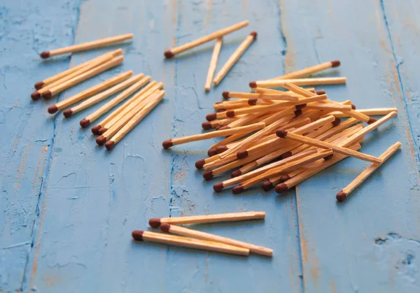 Picture Shows Wooden Matches Brown Sulfur Matches Lie Wooden Table — Stock Photo, Image