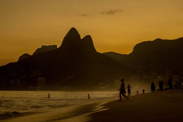 Rio Janeiro Brazylia Czerwca 2019 Widok Plażę Ipanema Dwoma Braćmi — Zdjęcie stockowe