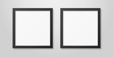 İki gerçekçi Modern iç siyah boş kare ahşap Poster resim çerçeve Mock-up Set Closeup beyaz duvar üzerinde vektör. Boş Poster çerçeve tasarım şablonu Mockup, tanıtım, resim veya metin için