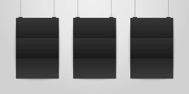 Üç vektör gerçekçi siyah boş dikey A4 katlanmış kağıt Poster asılı bir ip ile cilt küçük beyaz duvar mock-up açık olarak ayarlayın. Grafik, Mockup için boş Poster tasarım şablonu