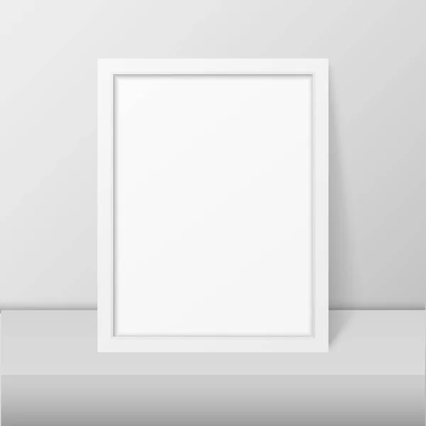 Wektor 3d realistyczne nowoczesne wnętrza biały puste A4 pionowy plakat drewniane obraz ramki na stole lub półce zbliżenie na białej ścianie, makiety. Plakat puste rama szablon projektu makieta, prezentacja — Wektor stockowy