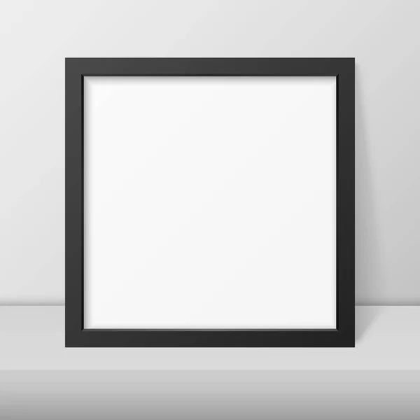 Vektor 3d realistischen modernen Interieur schwarz blank vertikal quadratischen hölzernen Poster Bilderrahmen auf dem Tisch, Regal Nahaufnahme an der weißen Wand, Attrappe. leere Plakatrahmen-Designvorlage für Mockup, Präsentation — Stockvektor