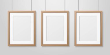 Vektör 3d Gerçekçi Üç A4 Kahverengi Ahşap Basit Modern Çerçeve Beyaz Duvar Arkaplanı. Sunumlar için kullanılabilir. Mockup için Tasarım Şablonu, Ön Görünüm