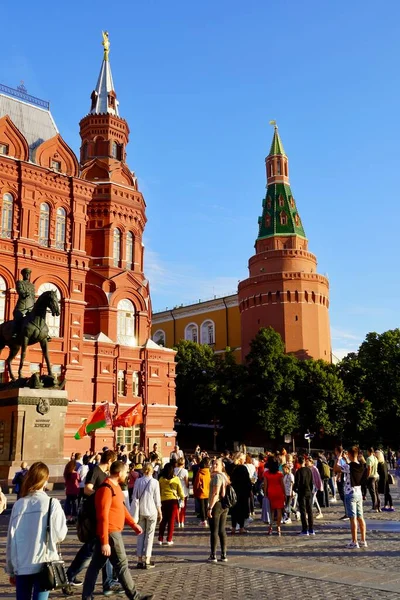 Moscow, Russia - August, 2020 : The Red Tower of the Historical Museum in the heart of the Russian capital, Beautiful sights of the capital — Stock Photo, Image