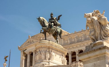 Altare della Patria (Monumento Nazionale a Vittorio Emanuele II), birleşik İtalya 'nın ilk kralı Victor Emmanuel' in anısına inşa edilmiş bir anıt.
