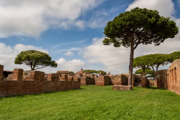 Ruínas Óstia Antica Grande Sítio Arqueológico Romano Antigo Perto Moderna — Fotografia de Stock