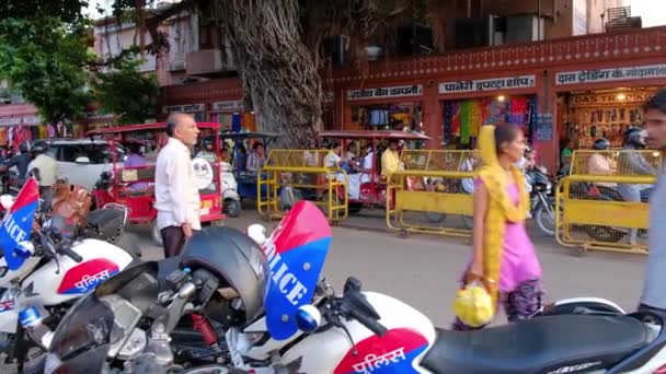 Jaipur Rajasthan Indien September 2019 Politimotorcykler Parkeret Foran Bapu Bazar – Stock-video