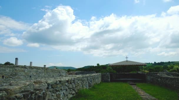 加姆齐格勒 费利克斯 罗莫利亚纳 古罗马宫殿建筑群在塞尔维亚扎伊萨尔和联合国教科文组织世界遗产遗址上移动的云彩的时间差 — 图库视频影像