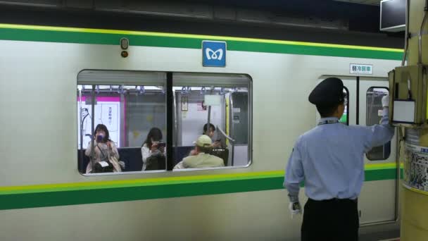 Tokyo Japonya Nisan 2018 Tokyo Metro Metrosunun Meiji Jingumae Harajuku — Stok video