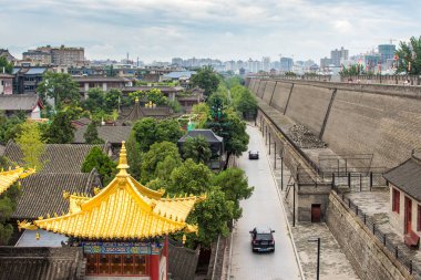 Xian, Shaanxi Eyaleti / Çin - 4 Ağustos 2015: Xian Çin 'deki Xian Eski Şehri' ndeki Guangren Lama Tapınağı Budist Tapınağı
