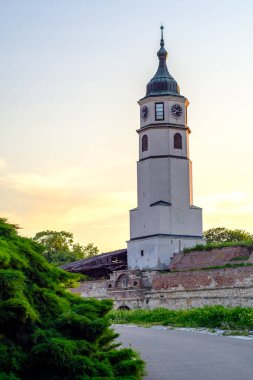 Sırbistan 'ın başkenti Belgrad' daki Kalemegdan parkındaki Belgrad Kalesi 'nin saat kulesi (Sahat kula)