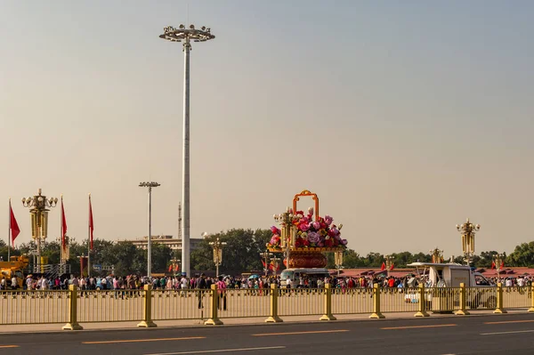 Pekín China Septiembre 2014 Plaza Tiananmen Pekín Con Decoraciones Florales —  Fotos de Stock