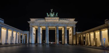 Berlin / Almanya - 16 Şubat 2017: Berlin ve Almanya 'nın Sembolü, Brandenburg Kapısı