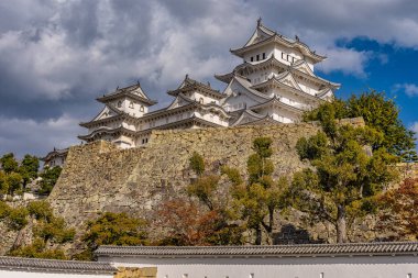 Japonya 'nın Kansai bölgesindeki Hyogo ilinin Himeji şehrindeki güzel Himeji Şatosu