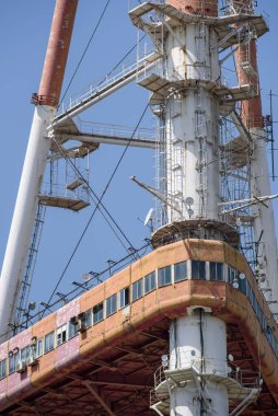 Gürcistan 'ın başkenti Tiflis' in üzerindeki Mtatsminda Parkı 'nda bulunan Tiflis TV yayın kulesinin yapısı