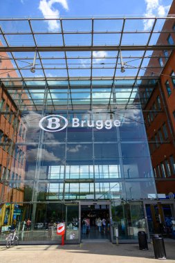 Brugge tren istasyonu, Bruges, West Flanders, Belçika 'daki ana tren istasyonu 18 Temmuz 2024