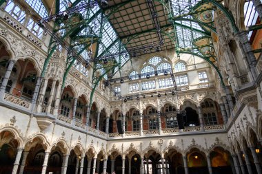 Bourse Antwerp (Handelsbeurs Antwerpen) binası, dünyanın ilk ticari mal değişimi, 1531 'de açıldı, bugün Ticaret Fuarı çok amaçlı mekan, Antwerp, Flanders, Belçika' da 19 Temmuz 2025 'te açıldı.