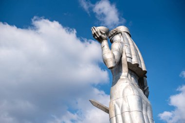 Gürcistan 'ın başkenti Tiflis' teki Sololaki Tepesi 'ndeki Gürcistan Anıtı Kartlis Deda, 9 Eylül 2025