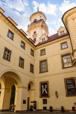 Clementinum Astronomi Kulesi ve Barok Kütüphanesi, Çek Cumhuriyeti 'nin Prag eski tarihi bölgesinde eski Cizvit Koleji 5 Temmuz 2025