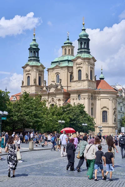 Çek Cumhuriyeti 'nin Prag kentindeki Eski Kasaba meydanındaki Aziz Nicholas Çekoslovak Hussite Kilisesi 24 Temmuz 2024