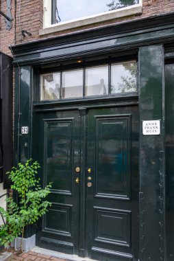 Anne Frank Müzesi, 20 Temmuz 2025 'te Hollanda, Amsterdam' da Yahudi savaş günlükçüsü Anne Frank 'e ithaf edilmiştir.