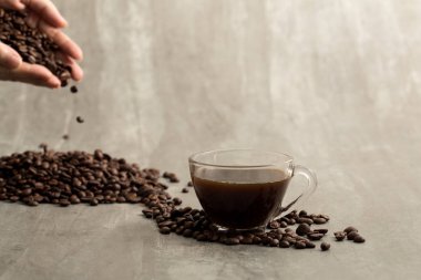 kahve çekirdeği sabah uyanmak için içme Buhar dumanlı aroma kokusu kapatın