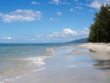 plaj deniz mavi gökyüzü açık havada yaz tatil seyahat hedef