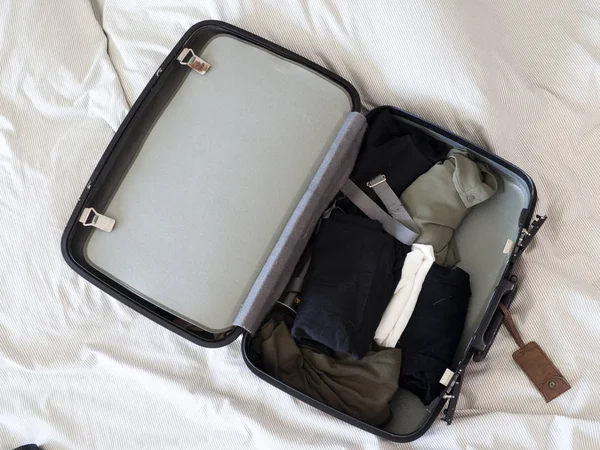 Cestovní Zavazadlo Kufr Pack Oblečení Připraven Prázdninový Víkend — Stock fotografie