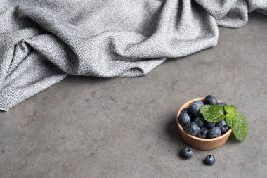 yaban mersini taze meyve sağlıklı tatlı diyet için