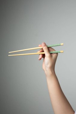 Asya usulü Çin yemeklerinin geleneksel yemek çubuğu. 