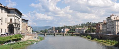 Florence. Arno Nehri. Panoramik görünüm.
