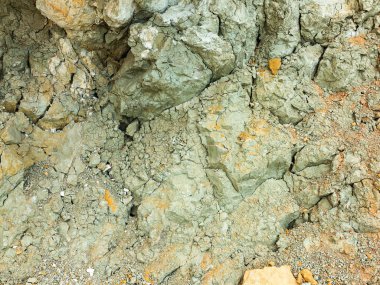 Çöl manzarası ile çok renkli sarı, yeşil ve mavi kil yatakları jeolojik oluşumları minerallerin