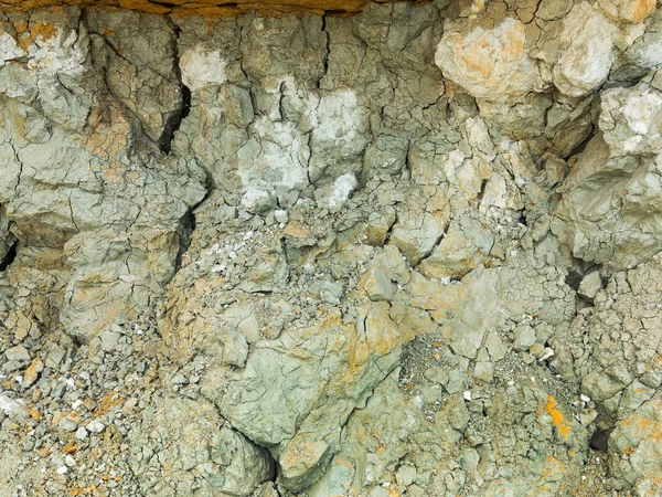 Çöl manzarası ile çok renkli sarı, yeşil ve mavi kil yatakları jeolojik oluşumları minerallerin