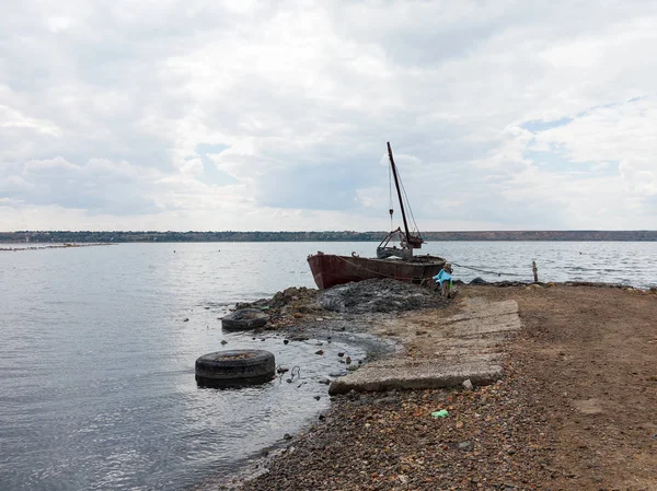 Viejo Barco Puesta Sol Lago Estero Kuyalnik Odessa Ucrania — Foto de Stock