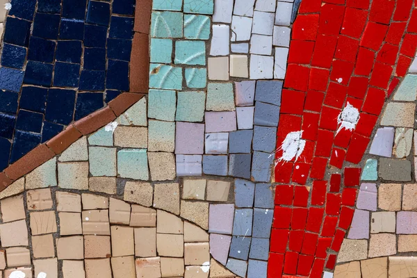 详细的一个美丽的老摇摇欲坠的抽象陶瓷马赛克装饰建筑 威尼斯马赛克作为装饰的背景 选择性对焦 抽象模式 抽象马赛克彩色陶瓷石 — 图库照片