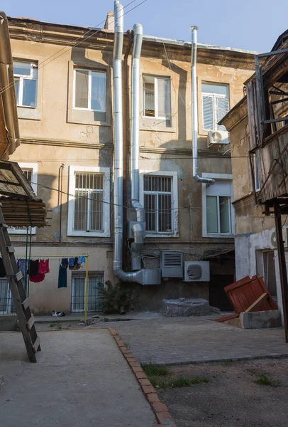 Uma Paisagem Colorida Casas Arruinadas Bairro Pobre Para Pessoas Pobres — Fotografia de Stock