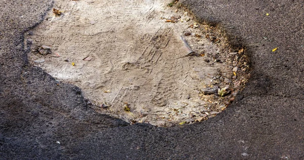 Camino Dañado Espada Asfalto Agrietada Con Baches Manchas Ucrania Muy — Foto de Stock