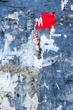 Vintage Billboard yırtık Poster, kağıt, reklamlar, çıkartmalar geniş arka plan veya doku ile. Kentsel yaratıcı duvar kağıdı tasarımı için. Soyut Web Banner. Posterler, kağıt yaratıcı olarak grunge eski duvarlarda kalıntıları