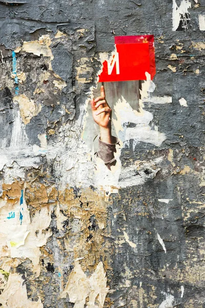 Vintage Billboard yırtık Poster, kağıt, reklamlar, çıkartmalar geniş arka plan veya doku ile. Kentsel yaratıcı duvar kağıdı tasarımı için. Soyut Web Banner. Posterler, kağıt yaratıcı olarak grunge eski duvarlarda kalıntıları