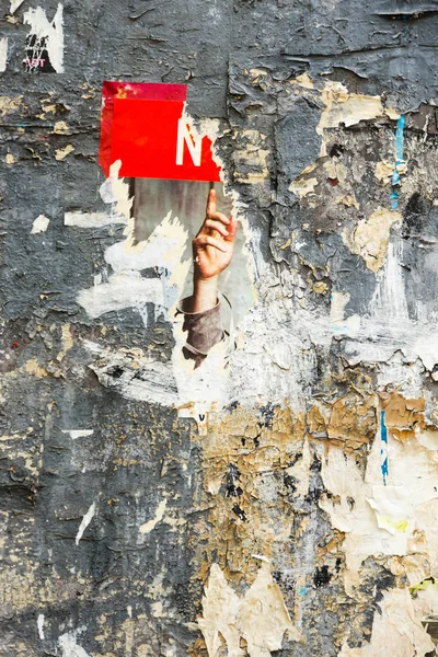 Vintage Billboard yırtık Poster, kağıt, reklamlar, çıkartmalar geniş arka plan veya doku ile. Kentsel yaratıcı duvar kağıdı tasarımı için. Soyut Web Banner. Posterler, kağıt yaratıcı olarak grunge eski duvarlarda kalıntıları